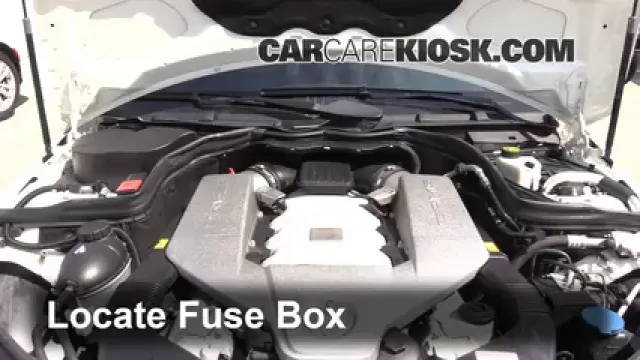 2010 Mercedes-Benz C63 AMG 6.3L V8 Fusible (moteur) Remplacement